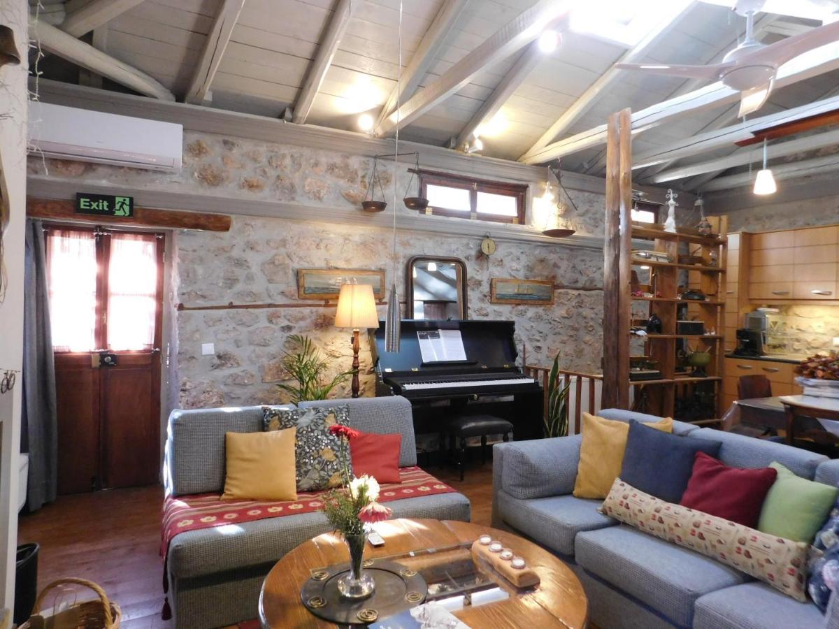 Agoriani Art Suite - 4 Seasons' Natural Living Lilaia ภายนอก รูปภาพ
