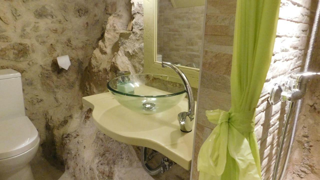 Agoriani Art Suite - 4 Seasons' Natural Living Lilaia ภายนอก รูปภาพ